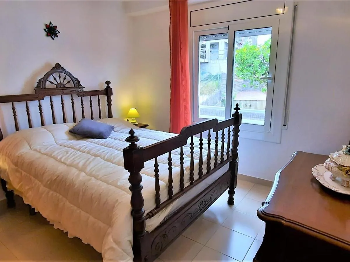 Apartamento Familiar En Llanca Cerca De La Playa De Grifeu, 2 Habitaciones Y Parking - Es-170-76 Spain