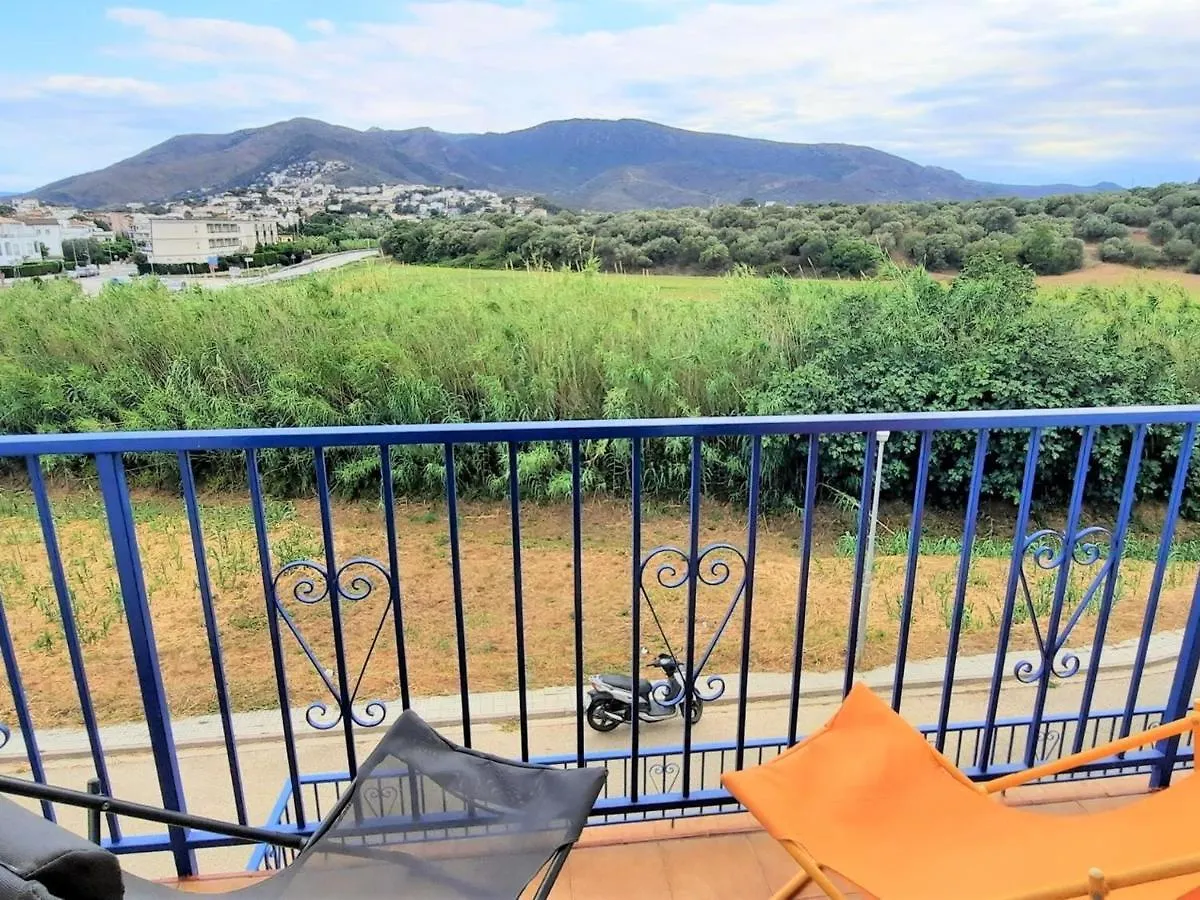 Apartamento Familiar En Llanca Cerca De La Playa De Grifeu, 2 Habitaciones Y Parking - Es-170-76 0*,