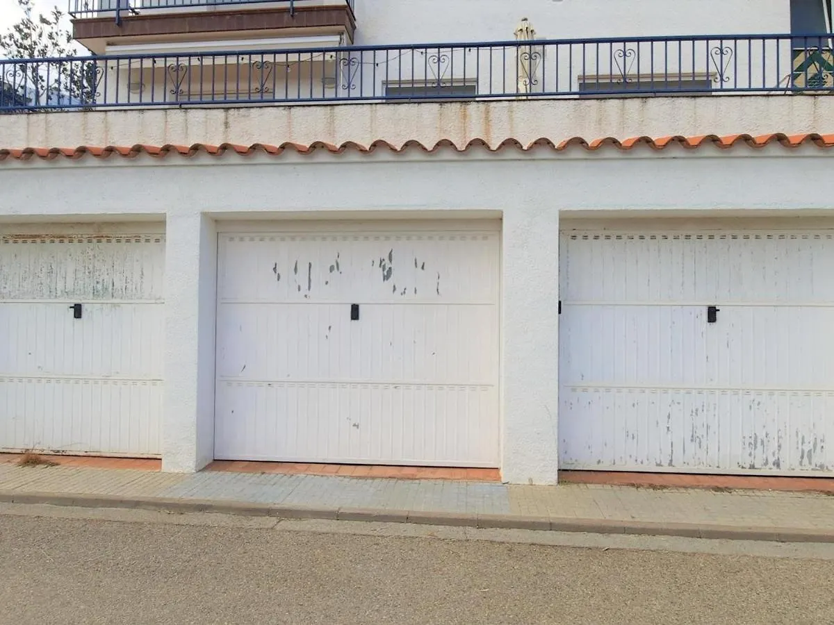 Apartamento Familiar En Llanca Cerca De La Playa De Grifeu, 2 Habitaciones Y Parking - Es-170-76 Apartment